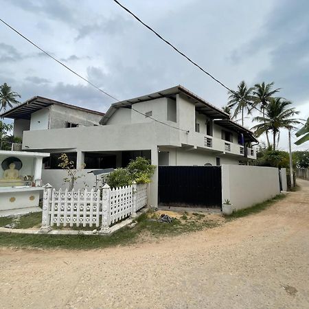 Hawara Coliving Midigama Hotel Екстериор снимка